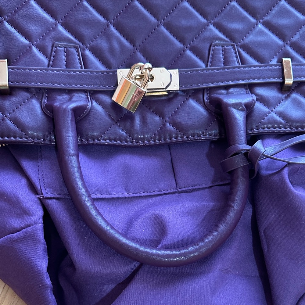 Badgley Mischka Elegant Purple Quilted Handbag - Picture 9 of 9